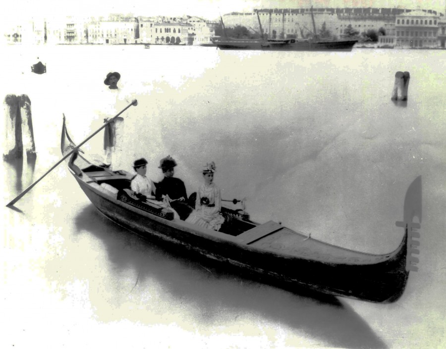 Sarah, Amy, and Eleanor. Photograph in gondola, Venice. Cooper-Hewitt, National Design Museum