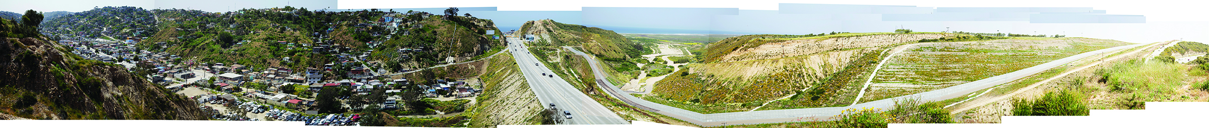 panarama view of US/Mexico border