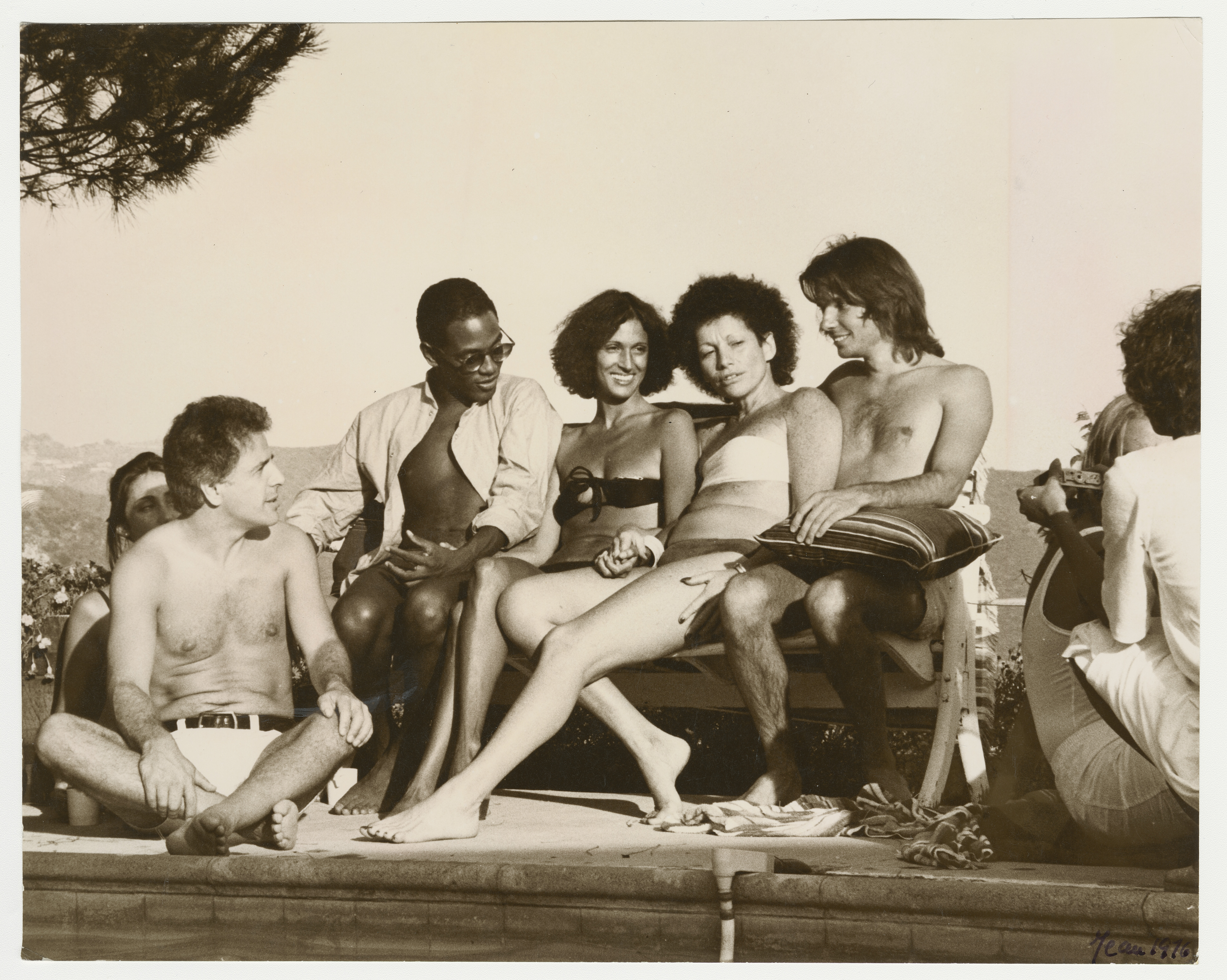 Jerry Isenberg, Willi Smith, Rosemary Peck, and Harriet Selwyn in Los Angeles, CA, Photographed by Jean Desaarin, 1980. Courtesy of Rosemary Peck.