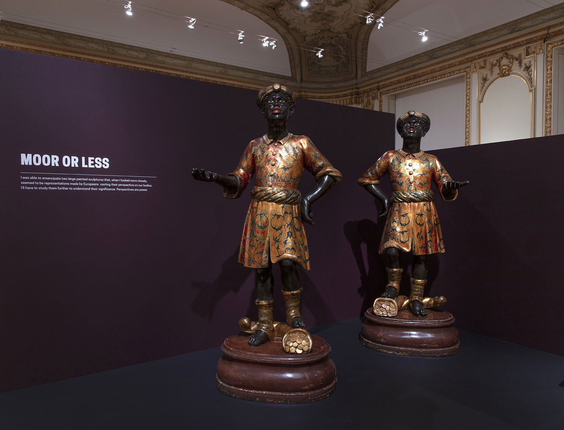 Photograph of objects on display in a museum gallery.